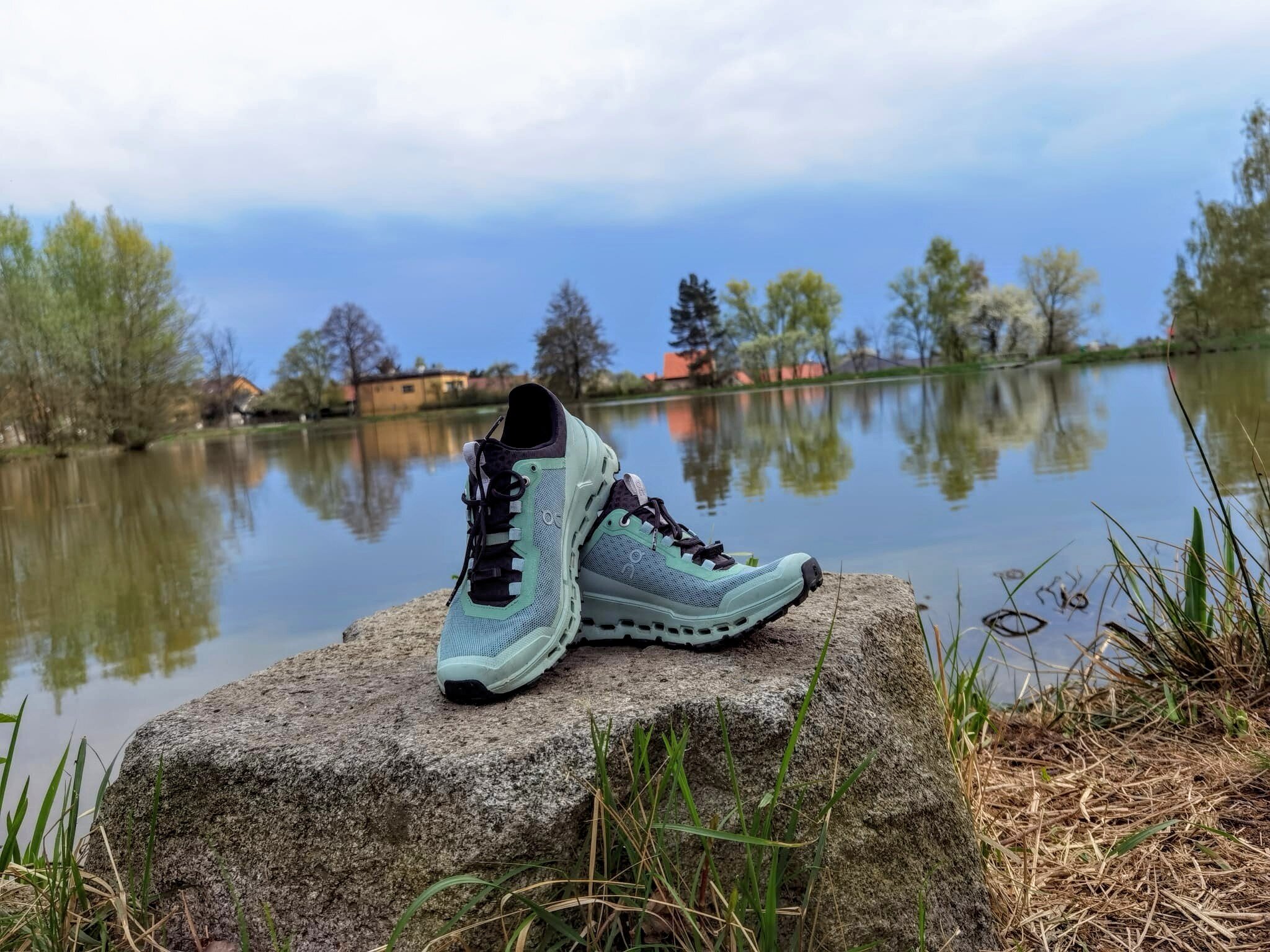 on-running-cloud-ultra-detail on-running-cloud-ultra-detail