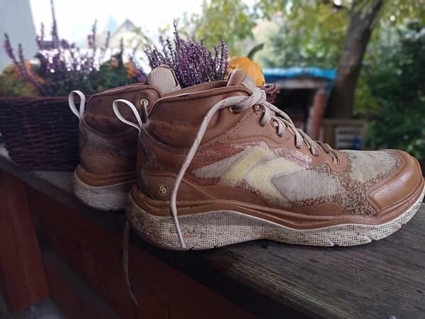 Boty KEEN LEIKI MID WP WOMEN – špíně odolávající KEENy hnědavé barvy vhodné do přírody 