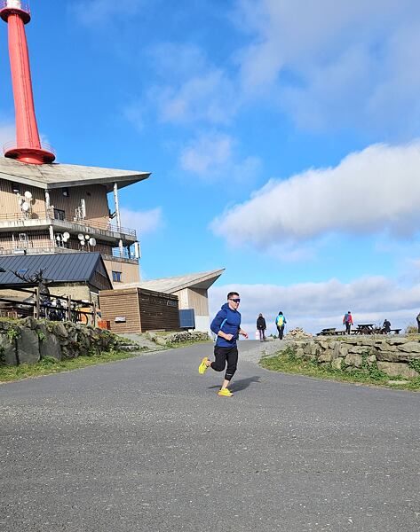 Pánské běžecké boty Hoka M Rincon 4 Man - při seběhu z Lysé hory v Moravskoslezských Beskydech