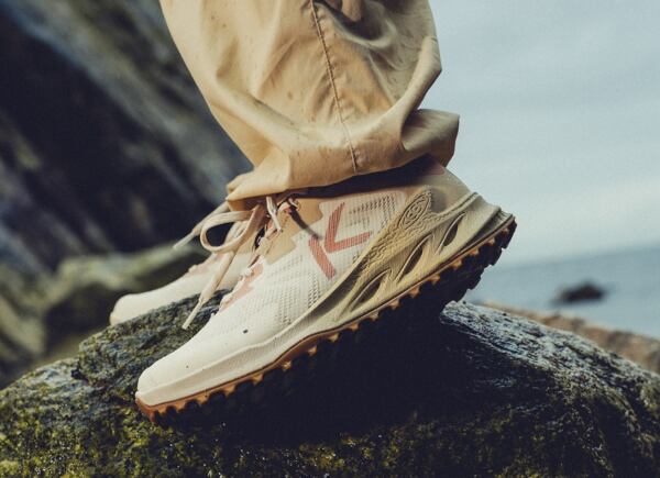 stante-se-nasim-testerem-keen-01-podzim-FW25-26