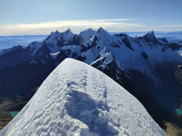 Úplný vrchol Alpamayo
