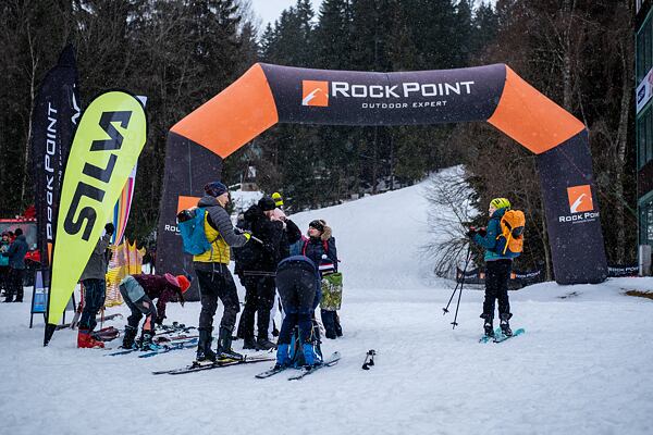 Před startem hobby skialpového závodu Rock Point Šumavský rys 2026
