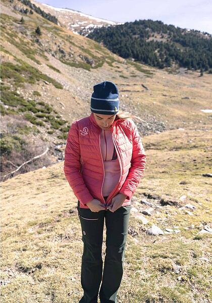 Jakmile se ochladí a už to není na mikinu, oblečte zateplovací bundu