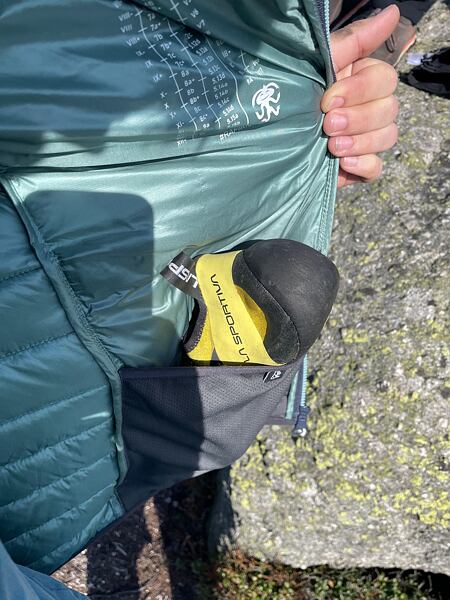 Pánská zateplovací bunda Rafiki Dante – do vnitřní kapsy se vejdou lezečky