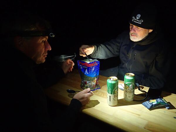 Albánie, Expedice Neuron Atmos 2024 - večeře s Travellunch