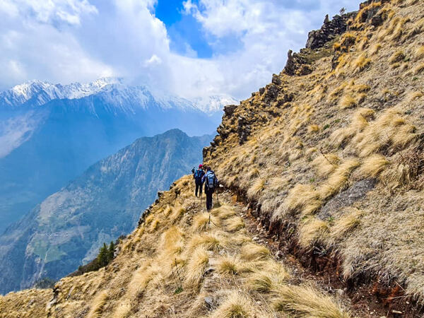 Trek Tsum Valley - vhodný pro zkušenějšího turistu, který zvládne několik dní po sobě chodit v kopcovitém terénu