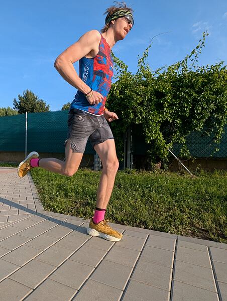 Pánské běžecké boty Salomon Aero Glide 3 GRVL – ani přes měkčí mezipodešev nepřicházejí o dynamičnost