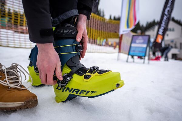 Půjčování skialpové výbavy bylo jedním z programu celého šumavského skialp dne zakončeného závodem Šumavský rys