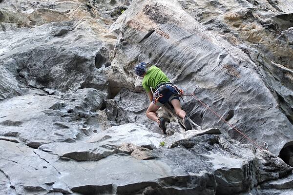 dobrodruzstvi-v-zatoce-halong-bay
