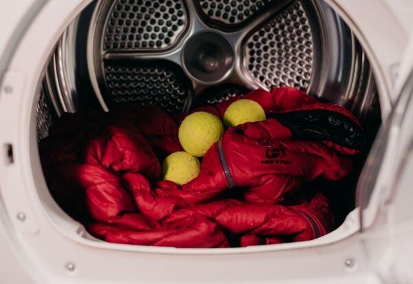 jak-vyprat-perovou-bundu-03