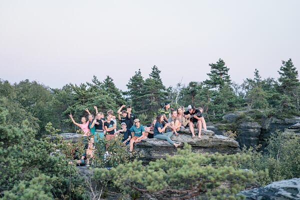 Léto na skalách v Tisé - pohodička během letního lezeckého tábora