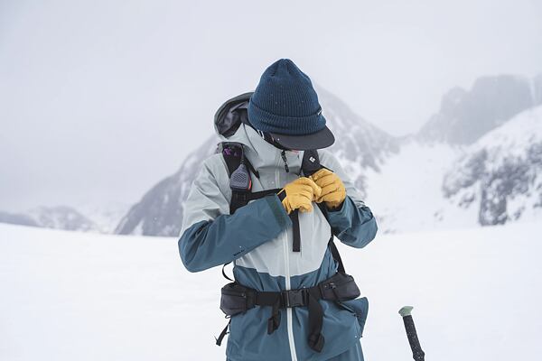 Když během vaší zimní aktivity sněží nebo prší, včas oblečte voděodolnou vrstvu