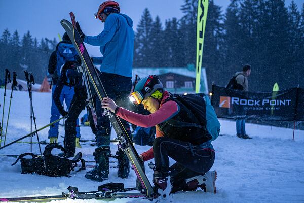 Po sjezdu prvního kola čekalo závodníky opětovné nalepování pásů