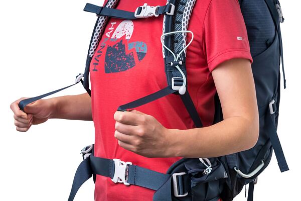 Ramenní popruhy utahujte současně