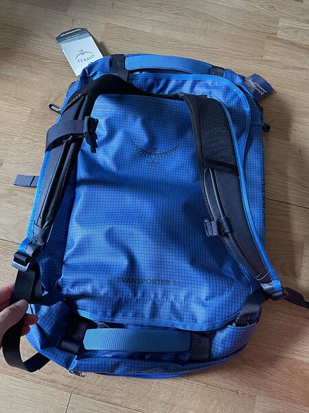 Taška Osprey Transporter Squffel 44 Uni – hrudní popruh s píšťalkou a poutka na připevnění výbavy