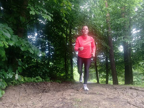 Dámské běžecké boty Salomon Ultra Glide 3 – nesmýkaly se ani na blátivém povrchu