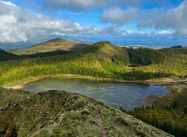 Azory nabízejí krásný trek