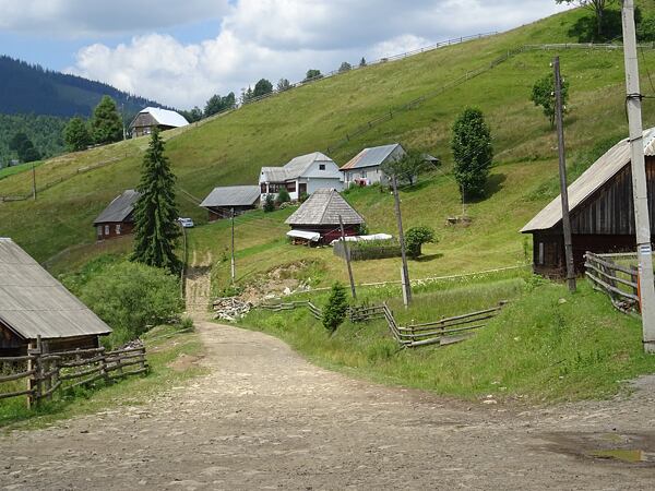 malebne-kopecky-zakarpatske-ukrajiny