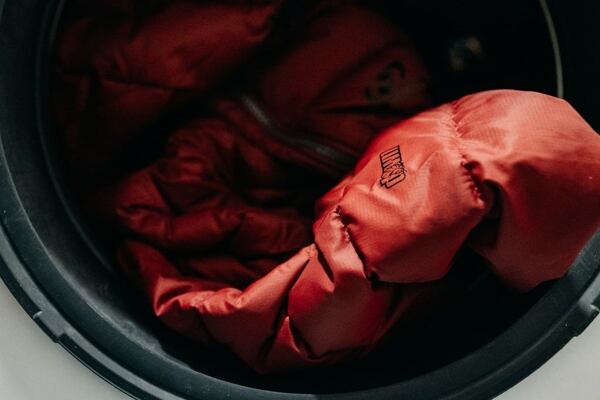 jak-vyprat-perovou-bundu-05