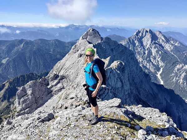 Díky možnosti uchycení helmy, cepínu a lezeckého materiálu najde Hannah Arrow uplatnnění i při vysokohorské turistice a alpinismu