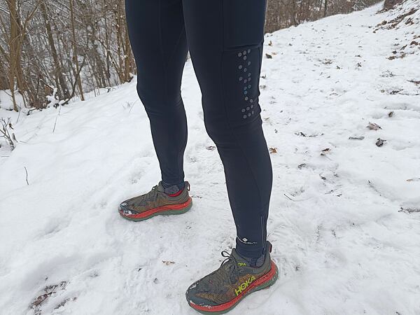 Kalhoty Ronhill M Tech Winter Tight Man – příjemný materiál včetně reflexních prvků
