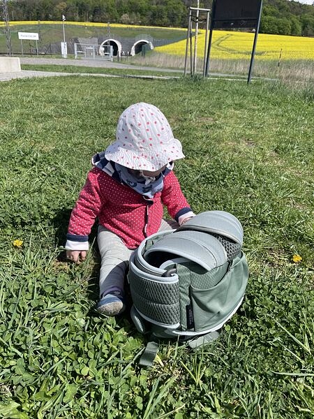 Sedačka Osprey Poco Soft Child Carrier Uni – složené nosítko