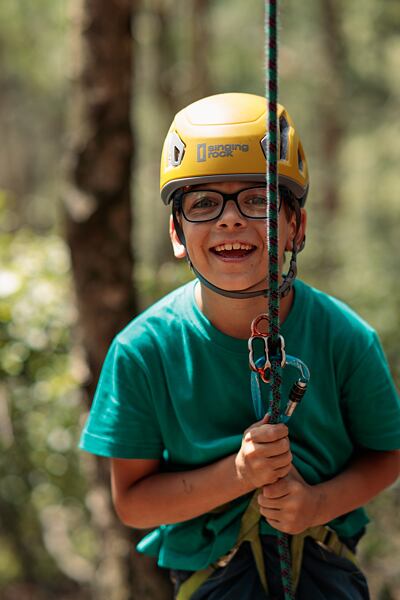 Nosit helmu nejen při samotném lezení, ale i jištění, je nezbytnost