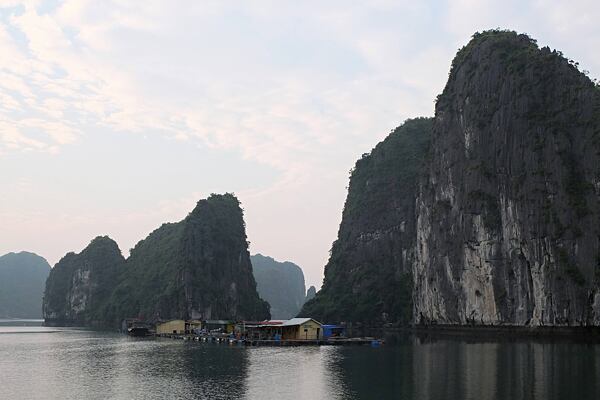 Halong Bay, nádherná zátoka severního Vietnamu