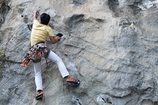 dobrodruzstvi-v-zatoce-halong-bay