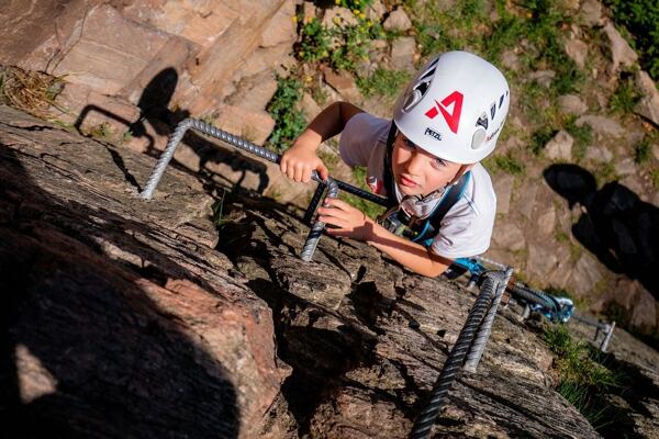 Celotělový dětský úvazek zajistí maximální bezpečí a pohodlí nejmenších lezců