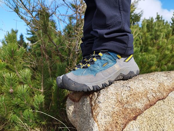 Dětské boty KEEN Targhee IV MID WP Children – svršek bot je vyrobený z kůže v kombinaci s pevnou síťovinou