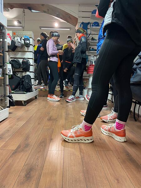 Při společných výbězích se značkou On máte možnost otestovat běh po obláčcích na vlastní kůži