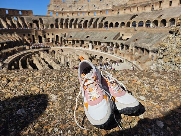 Dámské boty KEEN KS86 W – svršek je kombinací certifikované kůže a syntetického materiálu, bota je přesto prodyšná