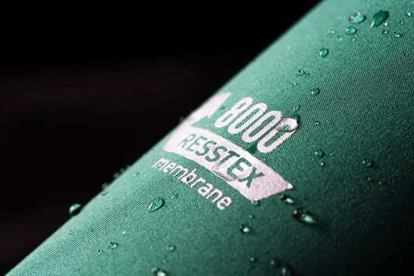 Detail na materiál - membrána Resstex 8000