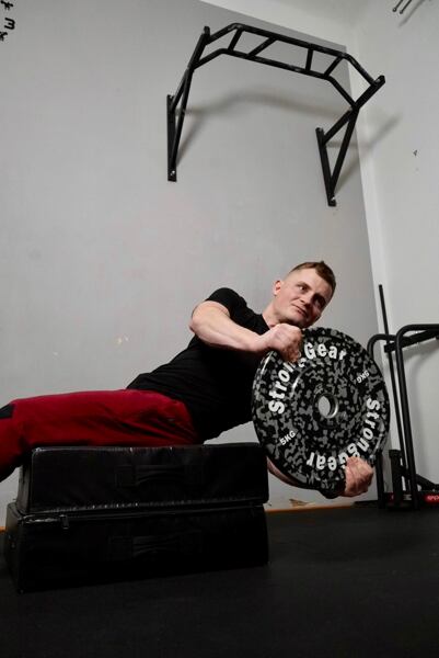 D2 ROTACE TRUPU V LEH-SEDU: 2x 10-20x