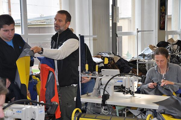 Takhle se šije goráčovka v Tilaku