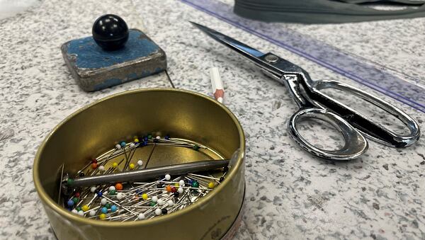 V Rock Pointu nabízíme úpravy oblečení na míru i mimozáruční opravy