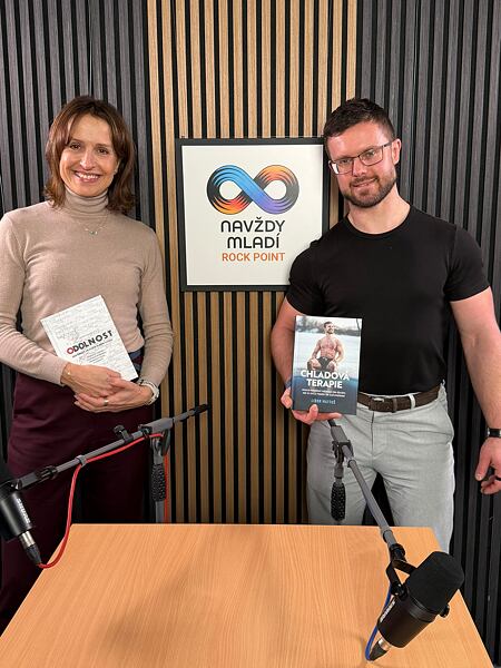 Markéta Chýňavová a Libor Mattuš před natáčením podcastu NAVŽDY MLADÍ o chladu a dechu