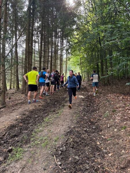 Nacvičíme techniku běhu z kopce a do kopce