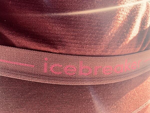 Icebreaker kalhoty Zone Knit - Spodky mají v pase širší plochou gumu, což je pro mě to nejpohodlnější řešení