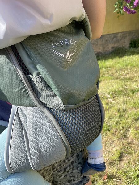 Sedačka Osprey Poco Soft Child Carrier Uni – síťovaný prodyšný prostor sedátka 