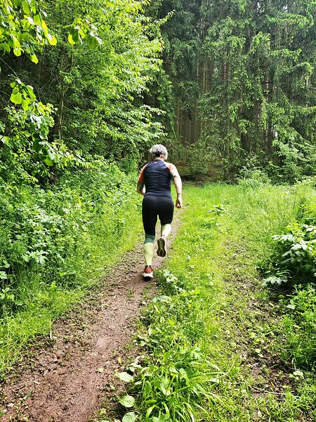 Dámské běžecké boty Salomon Aero Glide 3 GRVL – v lehčím terénu stabilní