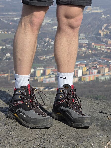 Pánské turistické boty GARMONT AKRON MID GTX – kotník i pata drží pevně – v rozmanitém terénu jsem vždy měl jistotu došlapu